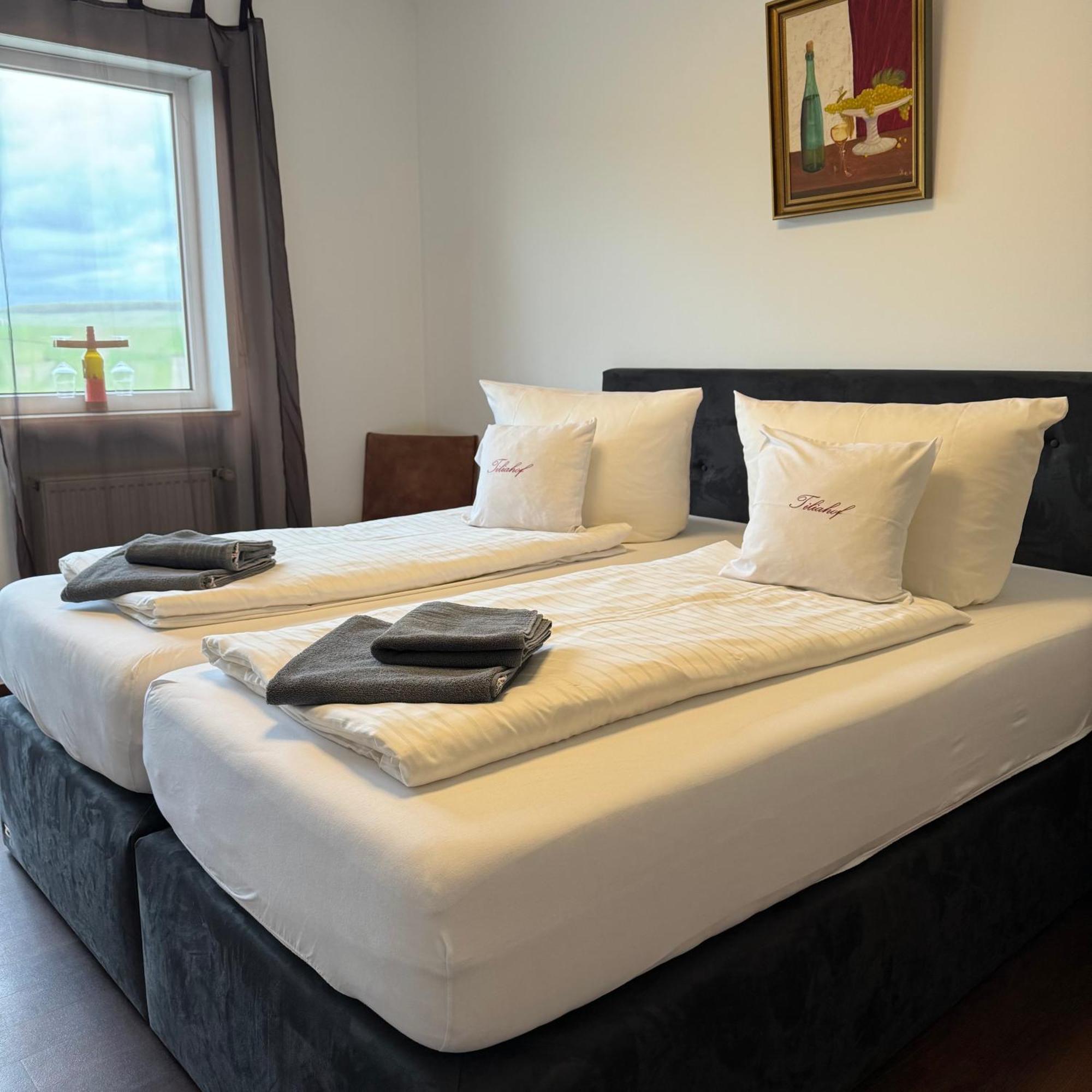 Weingut Tiliahof Bed & Breakfast Brauneberg Exterior foto