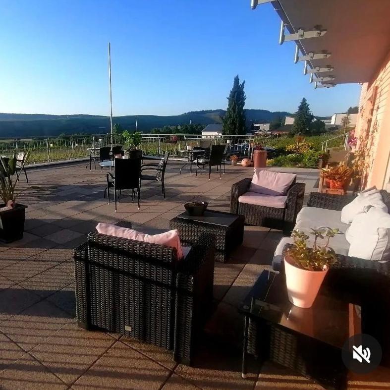 Weingut Tiliahof Bed & Breakfast Brauneberg Exterior foto