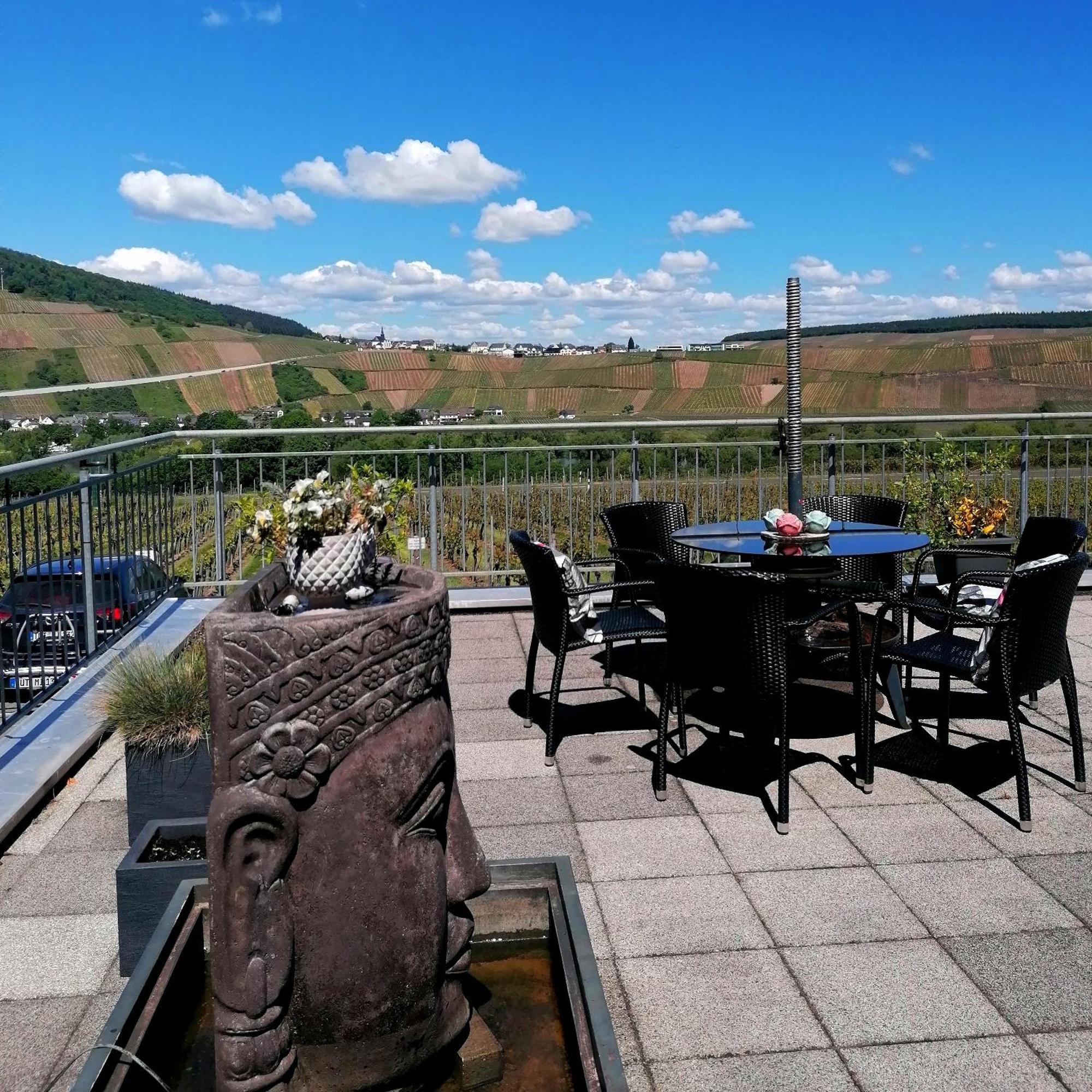 Weingut Tiliahof Bed & Breakfast Brauneberg Exterior foto